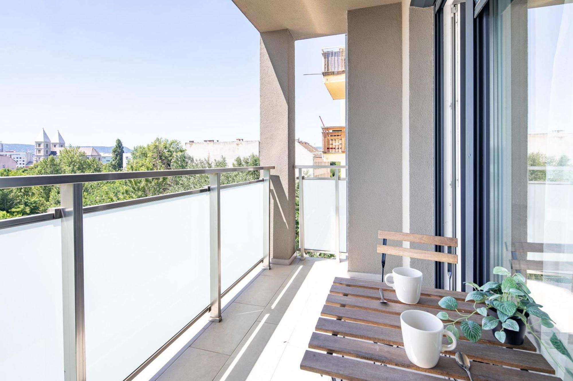 - Balcony - Cozy - Ac Apartmán